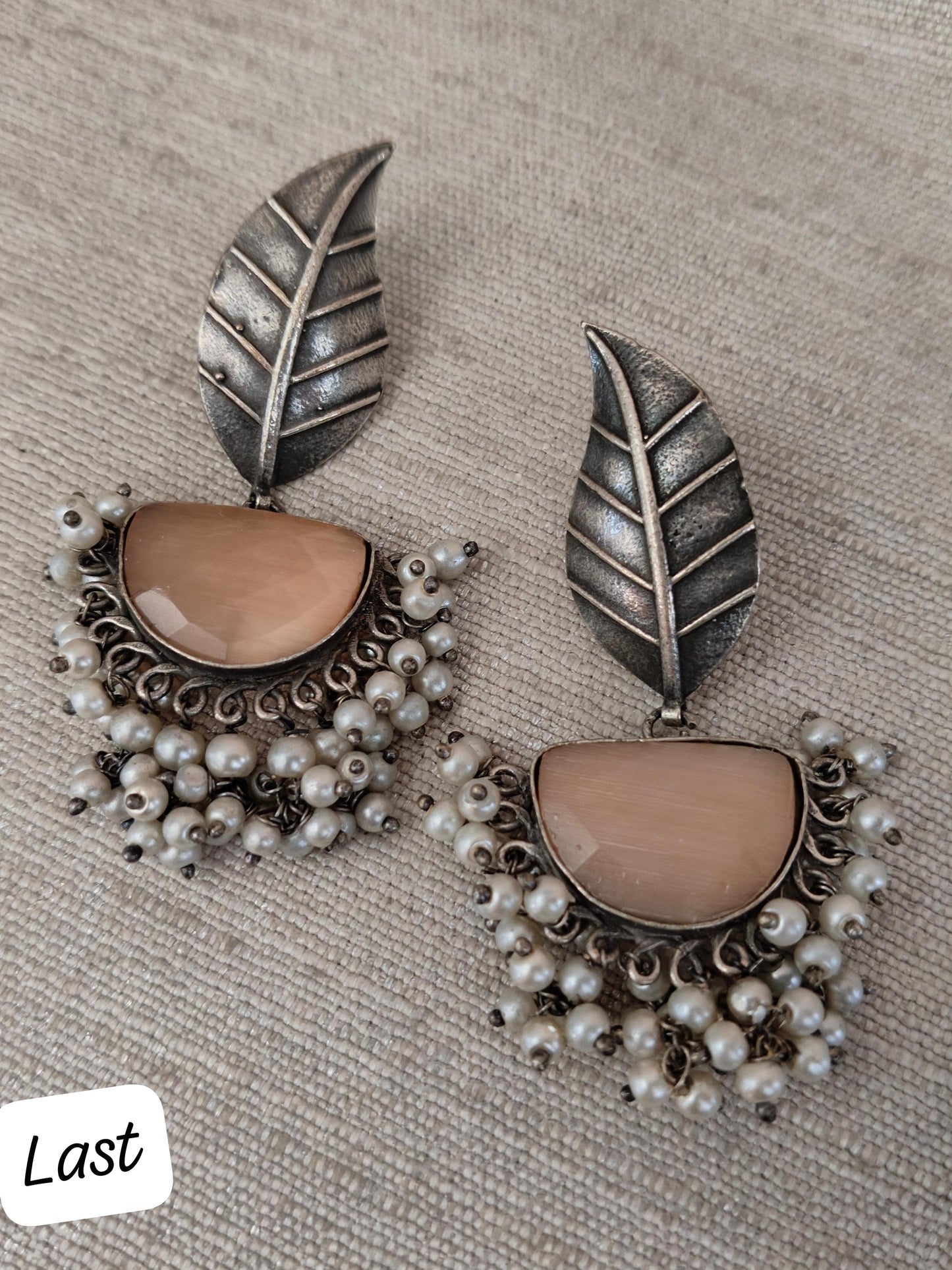 Stone Ear Rings with Bunch of Pearl - Dokets Shop