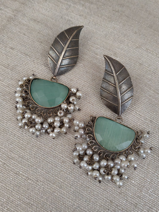 Stone Ear Rings with Bunch of Pearl - Dokets Shop