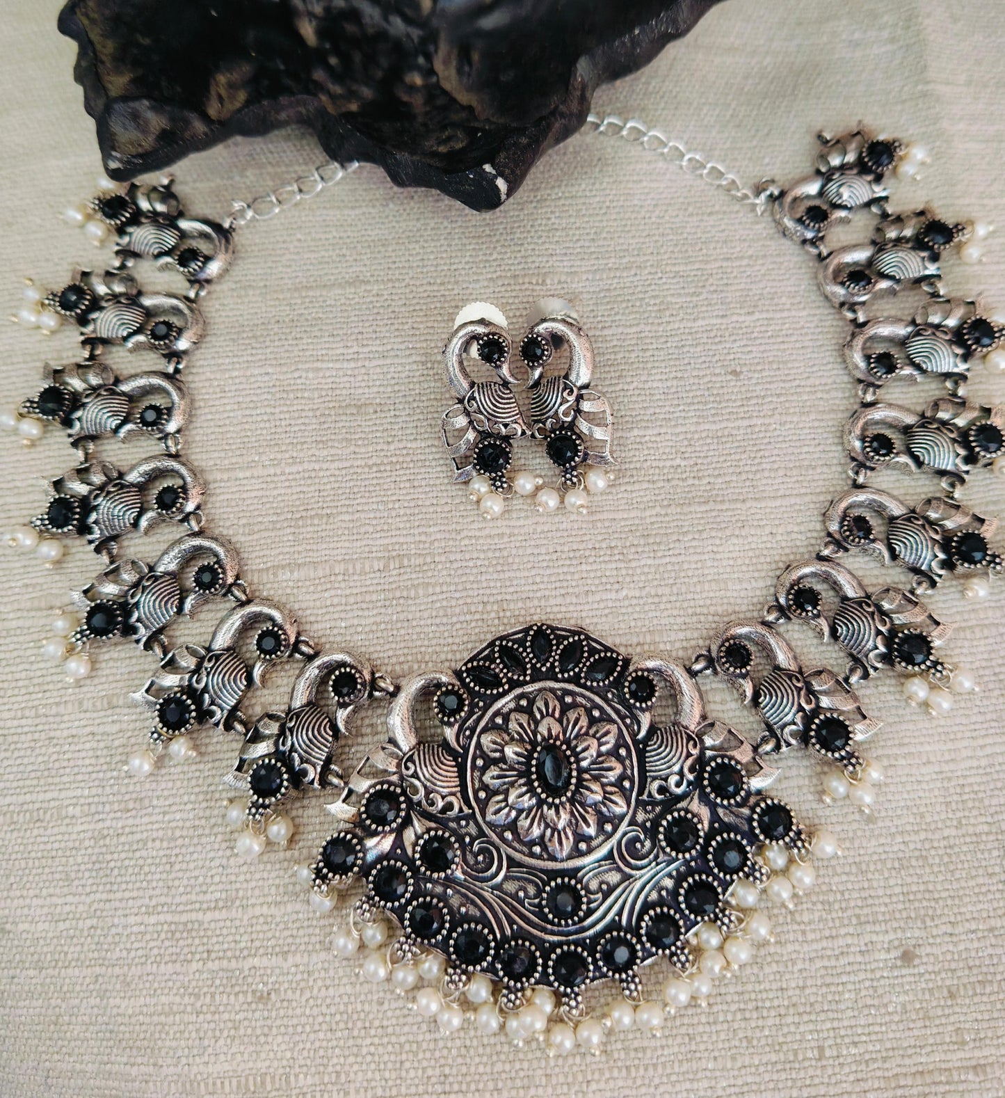 Stone Necklace Set With Matching Studs - Dokets Shop