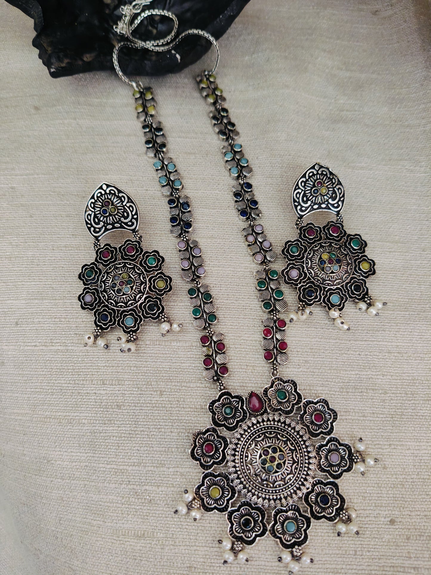 Stone Necklace Set With Beautiful Matching Ear Rings - Dokets Shop