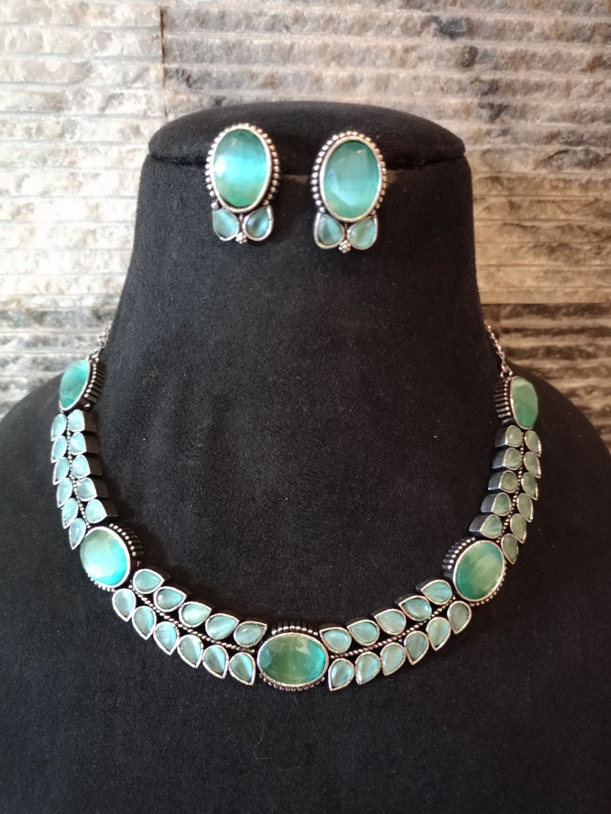 Stone Necklace Set With Matching Studs, Fast Selling Design - Dokets Shop