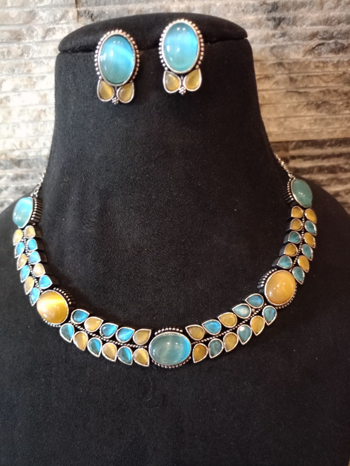 Stone Necklace Set With Matching Studs, Fast Selling Design - Dokets Shop