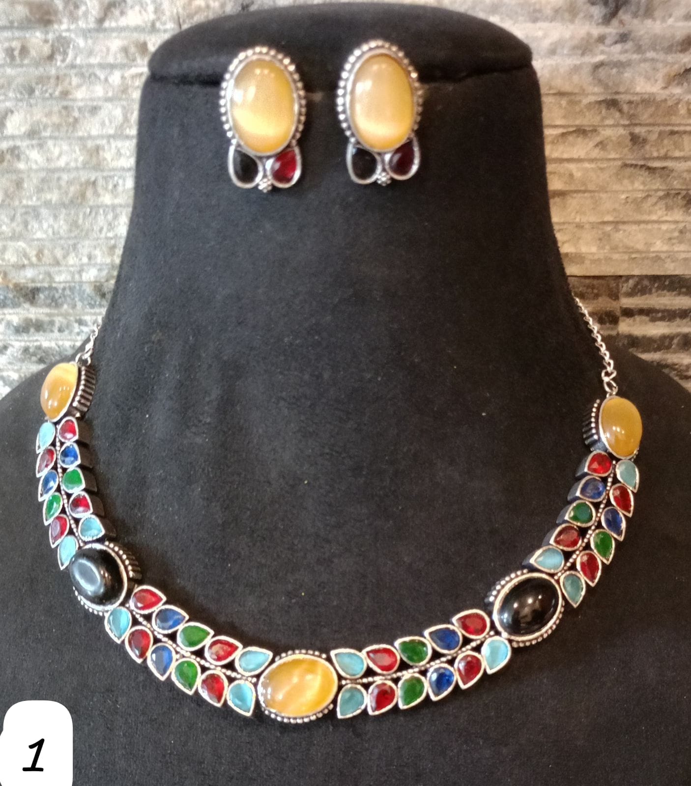 Stone Necklace Set With Matching Studs, Fast Selling Design - Dokets Shop