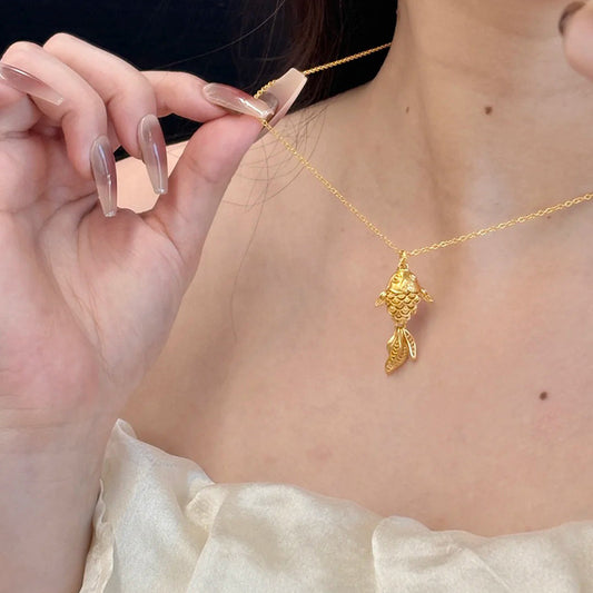 "Koi Play Lotus" Hollow Filigold Carp Pendant Necklace Women's New Chinese Style Light Luxury Exquisite High-end Clavicle Chain