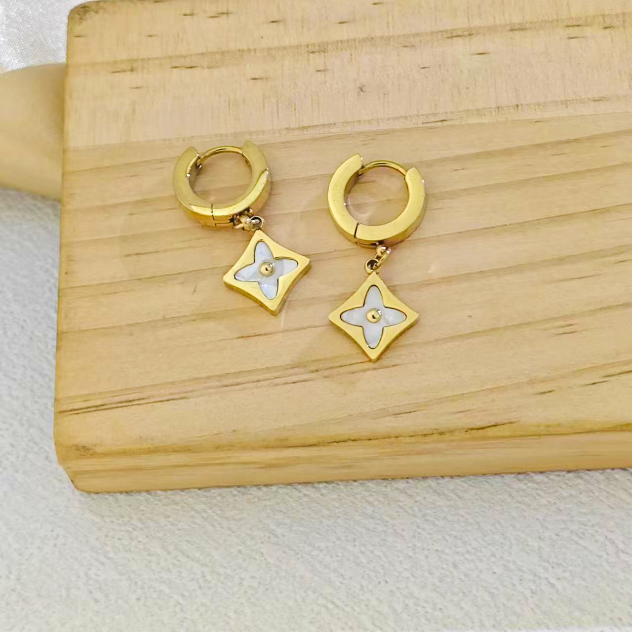 [All-Over Titanium Steel] Cross-Border Best-Selling Presbyopic Earrings, Waterproof, Non-Fading, Versatile and Sense of Design Earrings