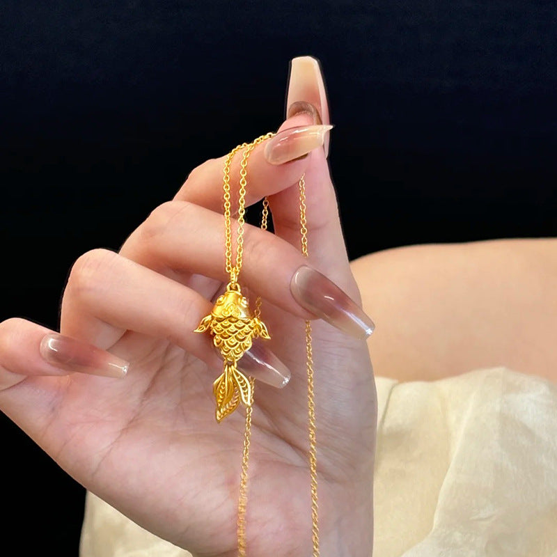 "Koi Play Lotus" Hollow Filigold Carp Pendant Necklace Women's New Chinese Style Light Luxury Exquisite High-end Clavicle Chain