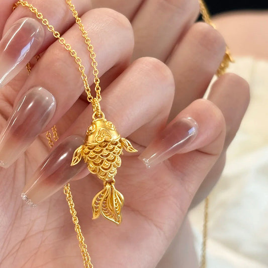 "Koi Play Lotus" Hollow Filigold Carp Pendant Necklace Women's New Chinese Style Light Luxury Exquisite High-end Clavicle Chain