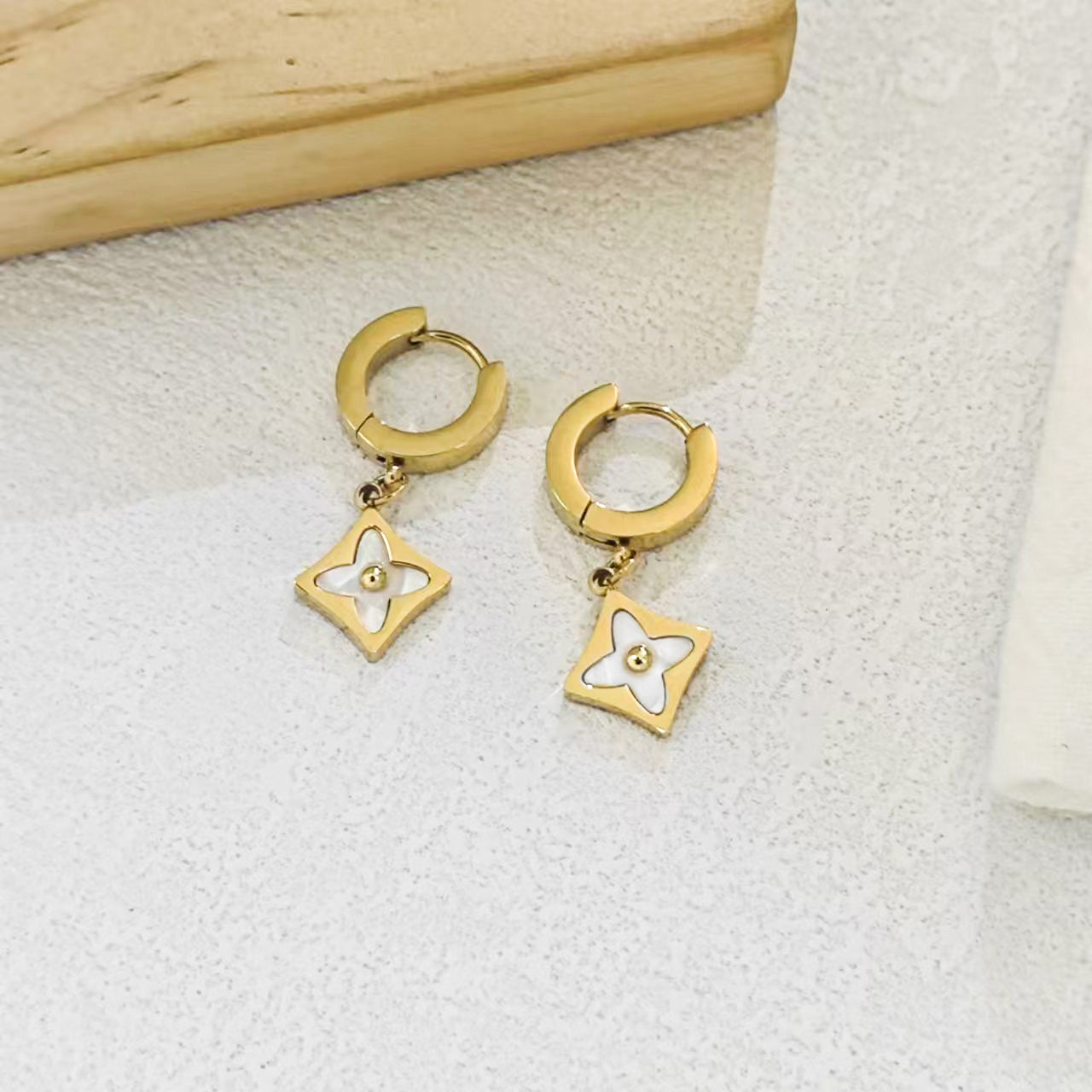 [All-Over Titanium Steel] Cross-Border Best-Selling Presbyopic Earrings, Waterproof, Non-Fading, Versatile and Sense of Design Earrings