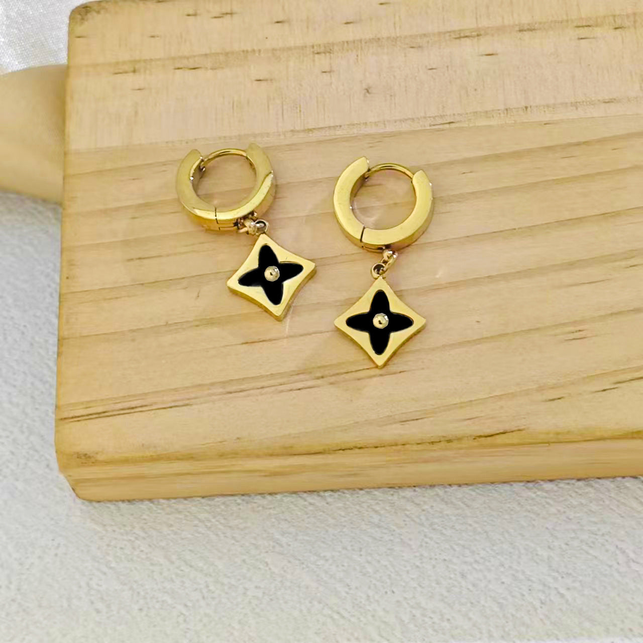 [All-Over Titanium Steel] Cross-Border Best-Selling Presbyopic Earrings, Waterproof, Non-Fading, Versatile and Sense of Design Earrings