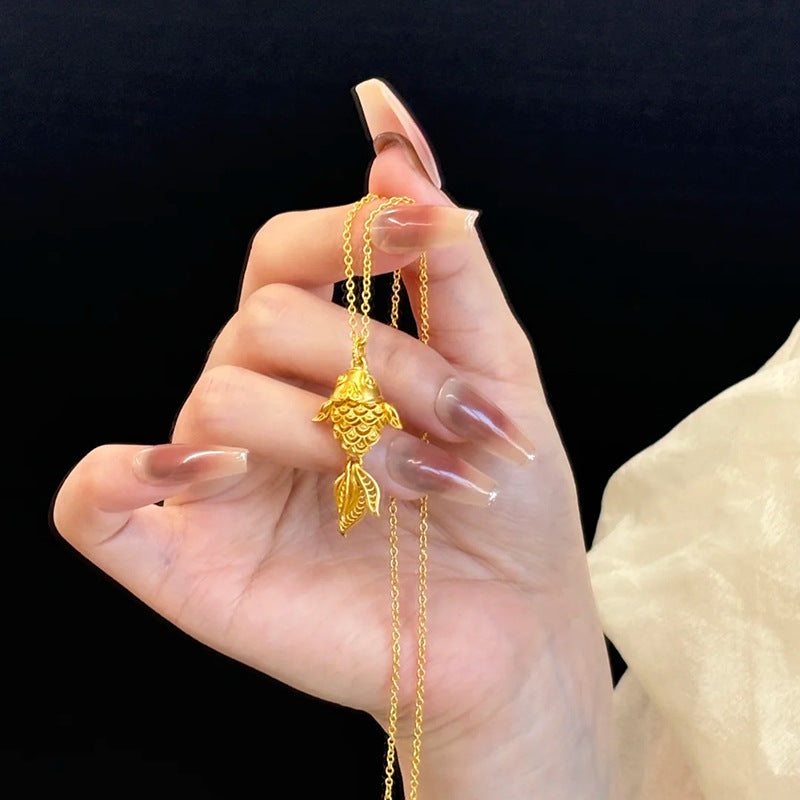 "Koi Play Lotus" Hollow Filigold Carp Pendant Necklace Women's New Chinese Style Light Luxury Exquisite High-end Clavicle Chain