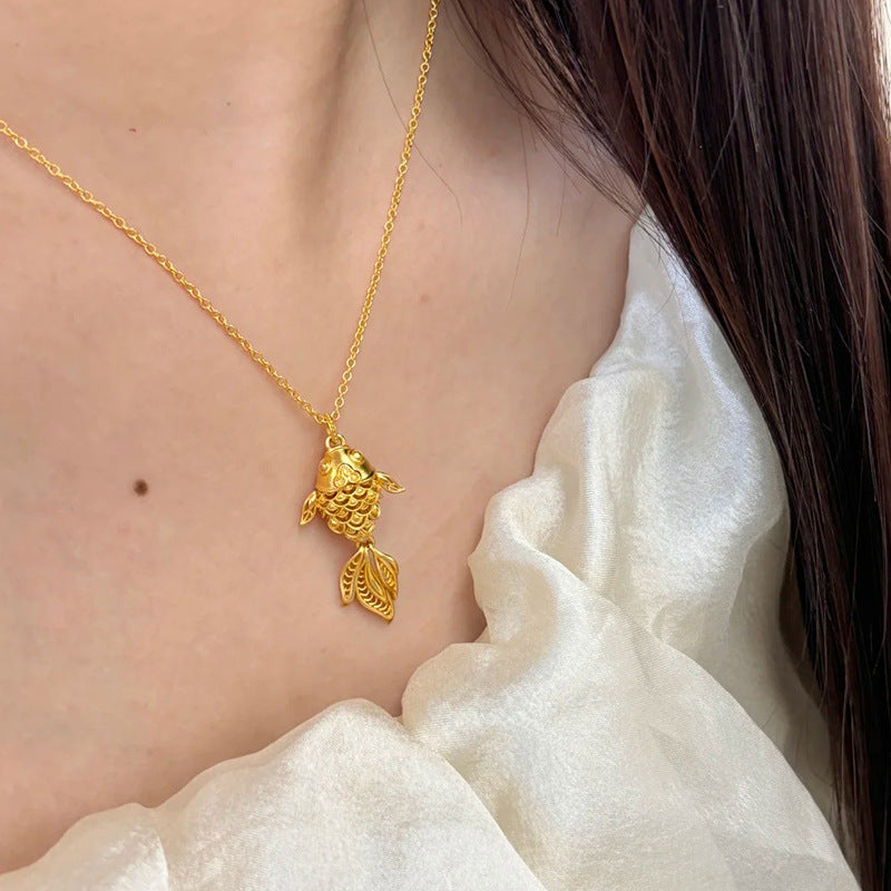 "Koi Play Lotus" Hollow Filigold Carp Pendant Necklace Women's New Chinese Style Light Luxury Exquisite High-end Clavicle Chain